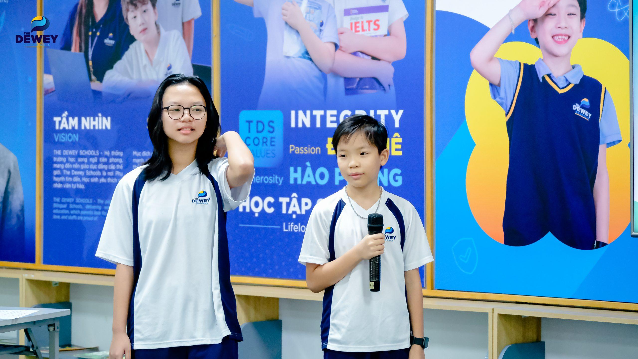 Học sinh báo cáo dự án