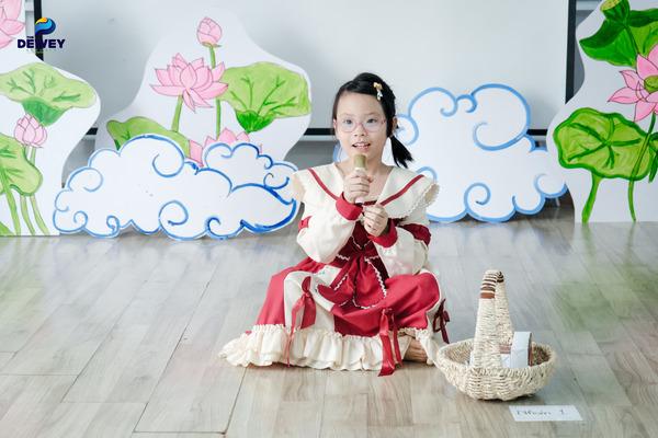 Học sinh hóa trang