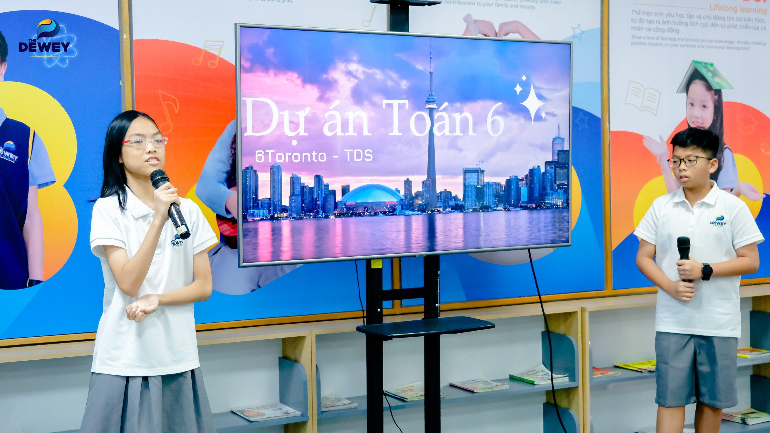 Học sinh làm việc nhóm