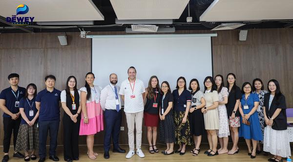 Ký kết hợp tác chiến lược.