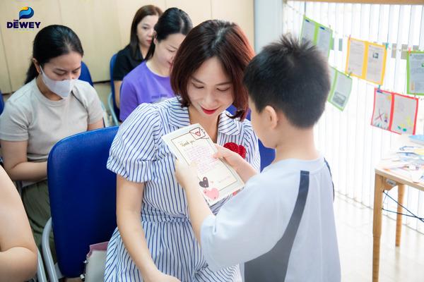 Phụ huynh chia sẻ cảm nghĩ