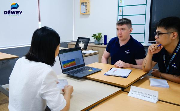 Phụ huynh chia sẻ về trải nghiệm học tập của con